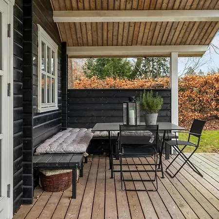 Сasa de vacaciones Pet Friendly In With Wifi Hornbæk